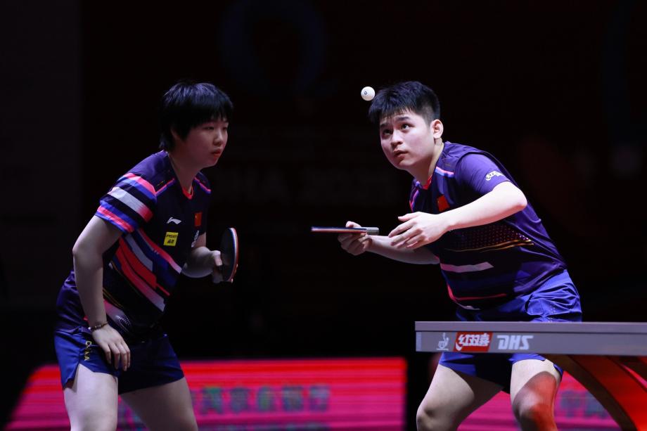 [图]林诗栋/蒯曼3-0击败对手 晋级下一轮  世界赛混合赛32强今天乒乓球比赛结果最新消息